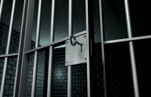 荷兰一网上诈骗犯在暗网谋杀案中被逮捕 2 jail keys