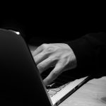 在暗网上发现数百万份英国大学的失窃凭证-暗网里